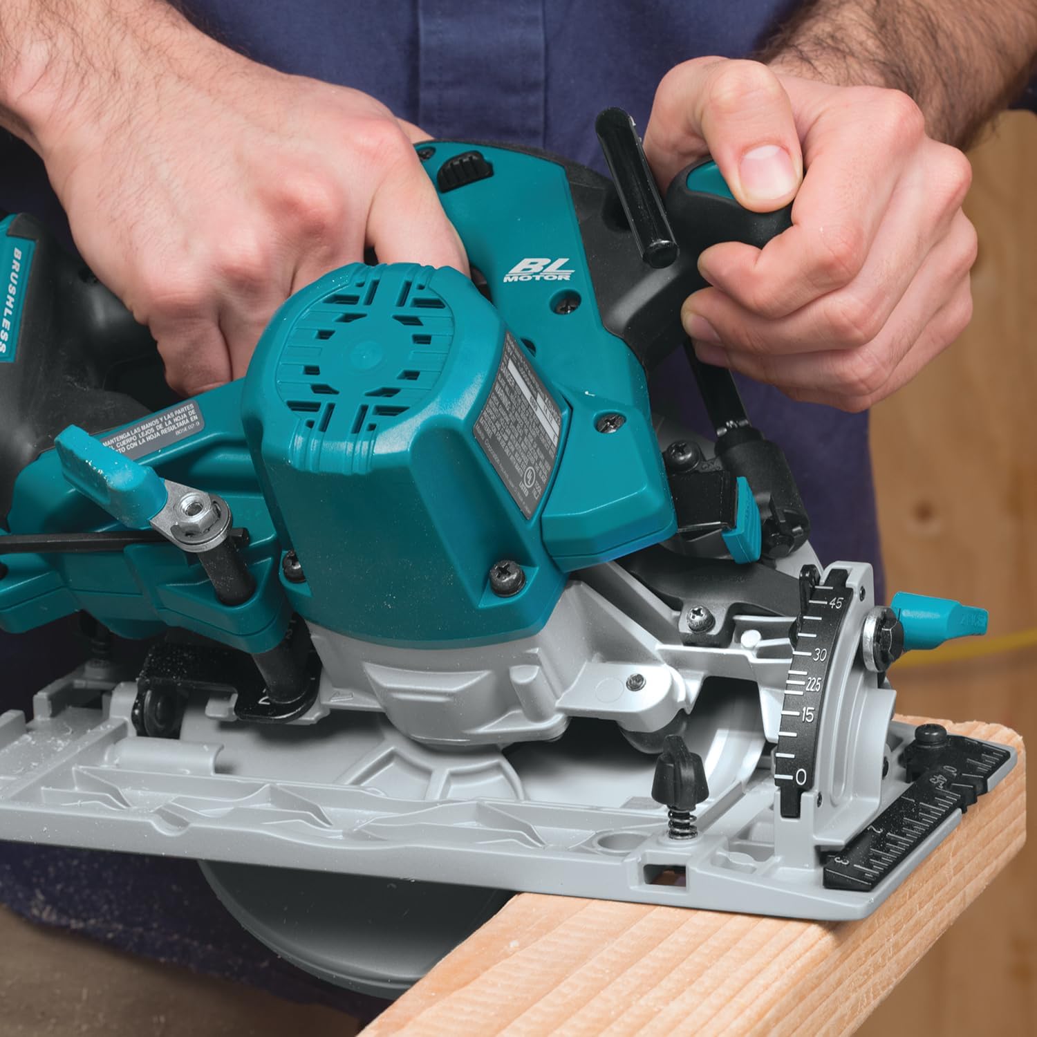 Makita DHS680Z 18V LXT Brushless 165mm Cordless Circular Saw – Tool Only (No Battery or Charger Included)