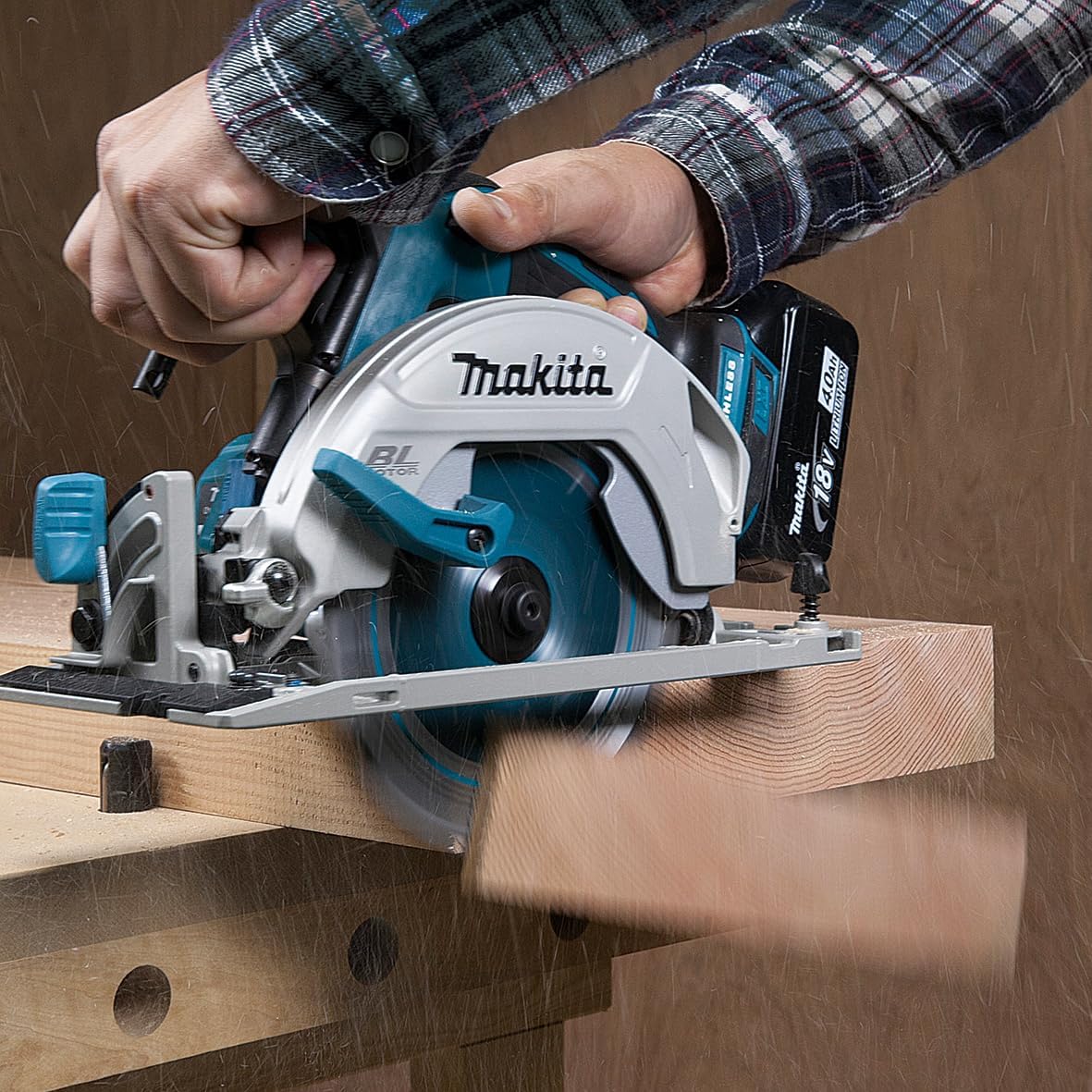 Makita DHS680Z 18V LXT Brushless 165mm Cordless Circular Saw – Tool Only (No Battery or Charger Included)